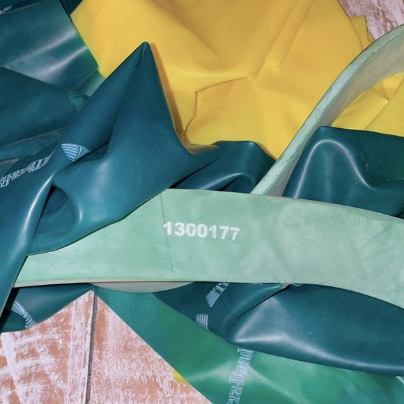 💪🏼Exercise+Physical Therapy Resistance Bands💪🏼 - Picture 4 of 8